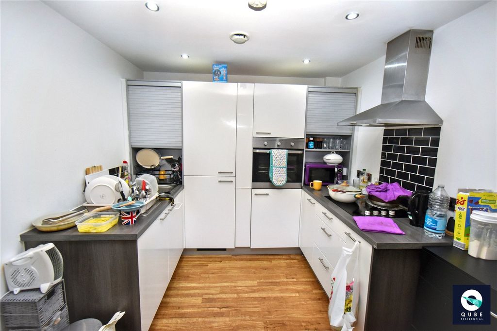 Property photo 2 of 13 Picture No. 11