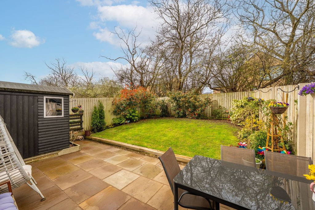 Property photo 3 of 23