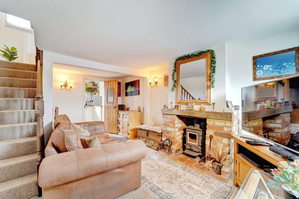 Property photo 2 of 13