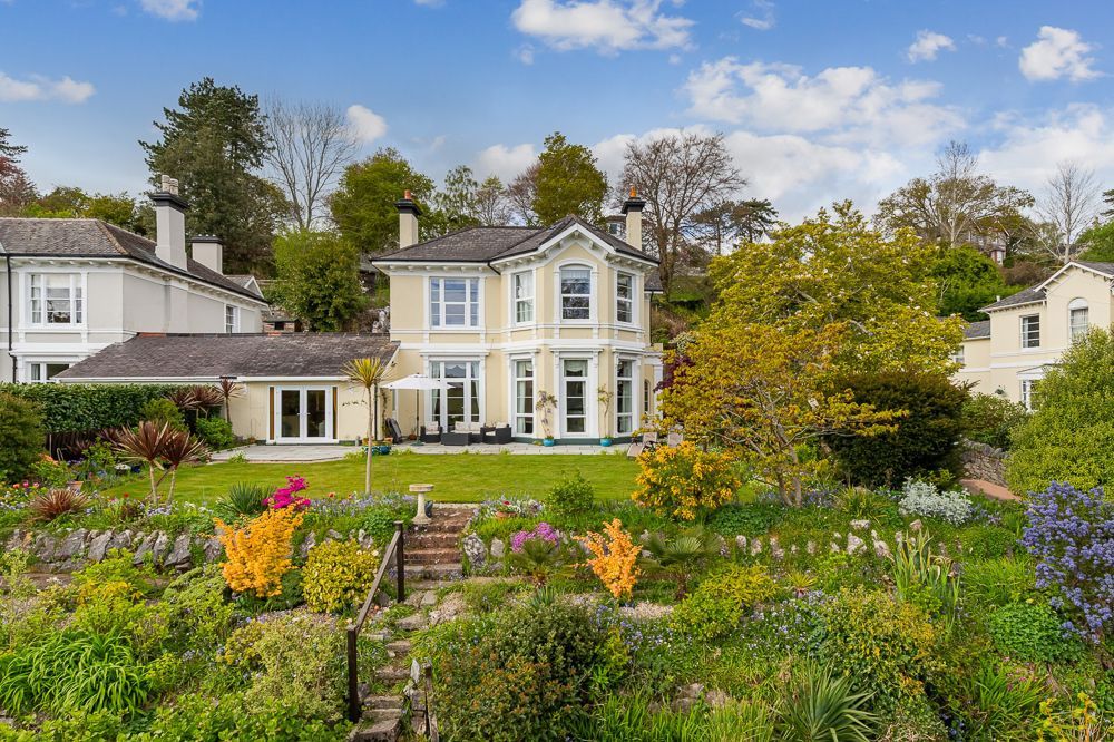 Property photo 1 of 31