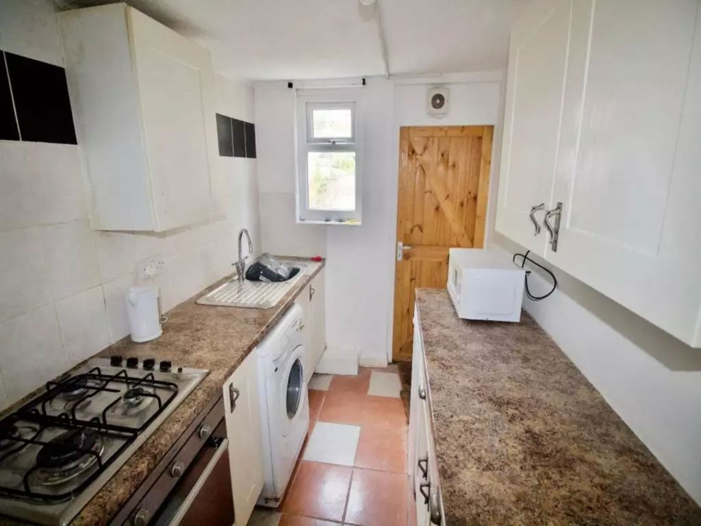 Property photo 3 of 6