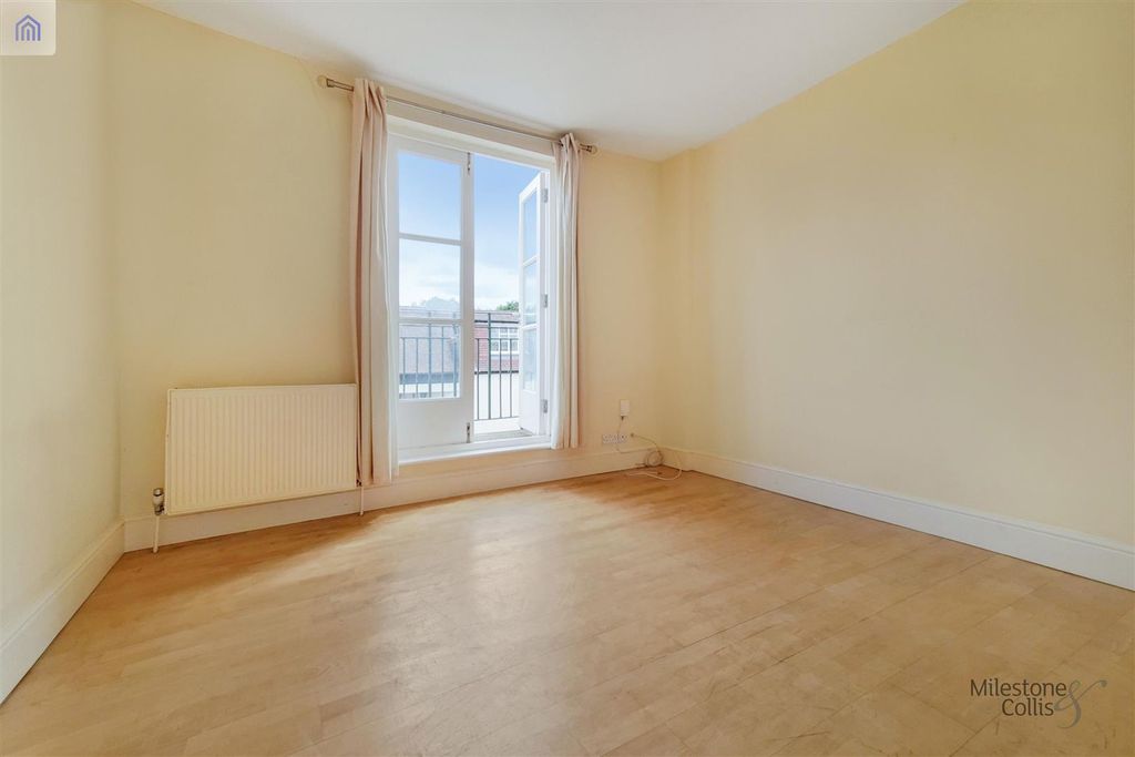 Property photo 3 of 13 6_Kitchen-Reception-3.Jpg