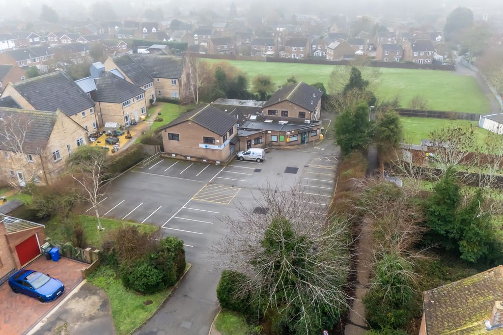 Property photo 2 of 25