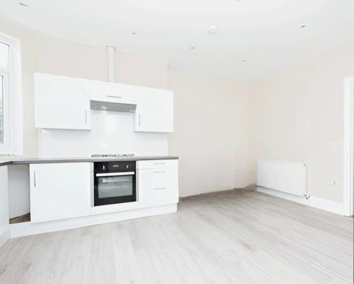 Property photo 2 of 7 Kitchen 2.Jpg