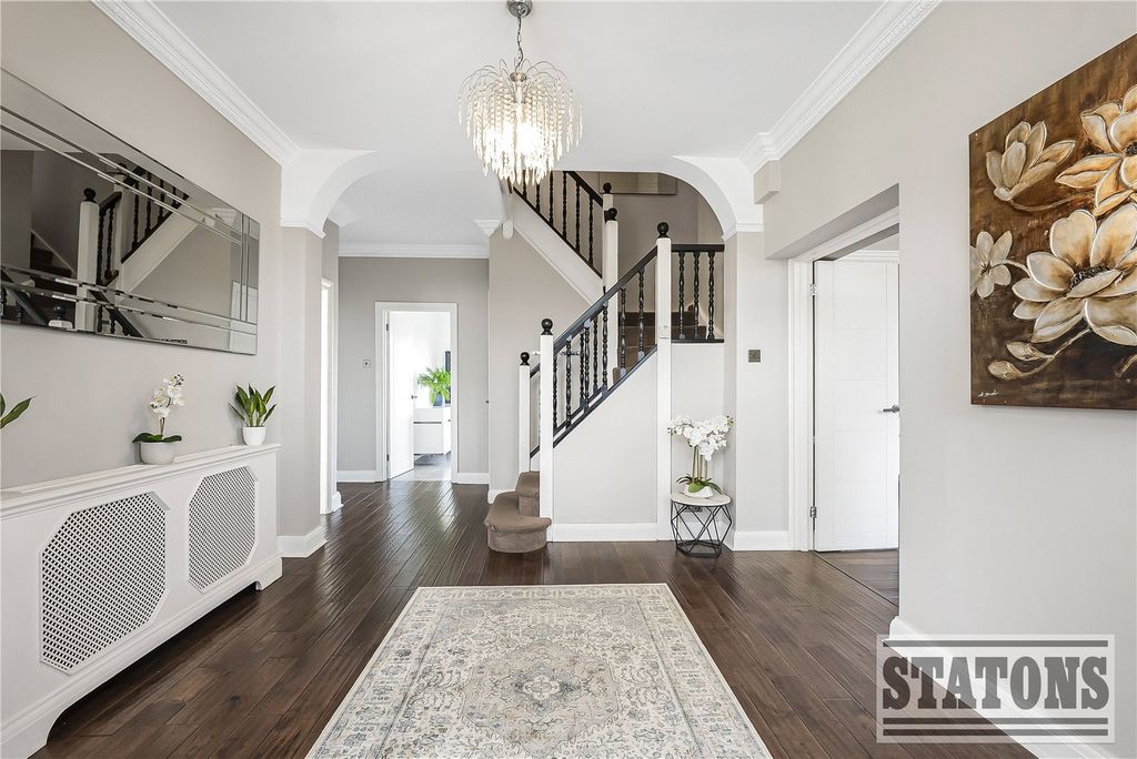 Property photo 2 of 30 Picture No. 18