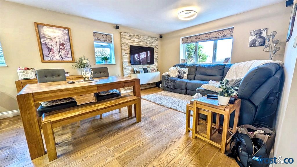 Property photo 2 of 16 Diner