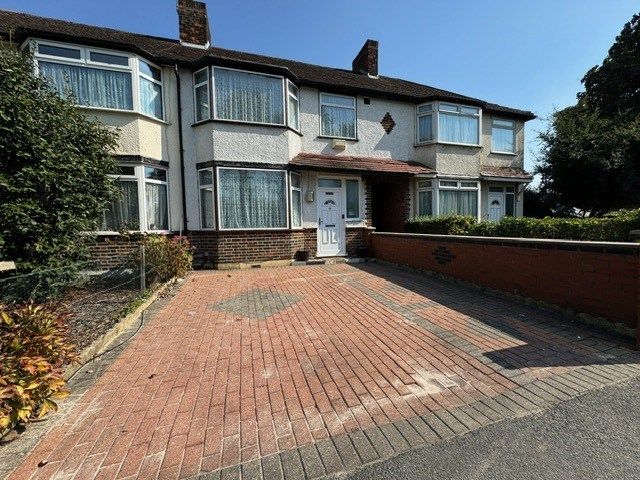 Property photo 1 of 20 North Hyde Lane, Heston, Ub2 5Sg