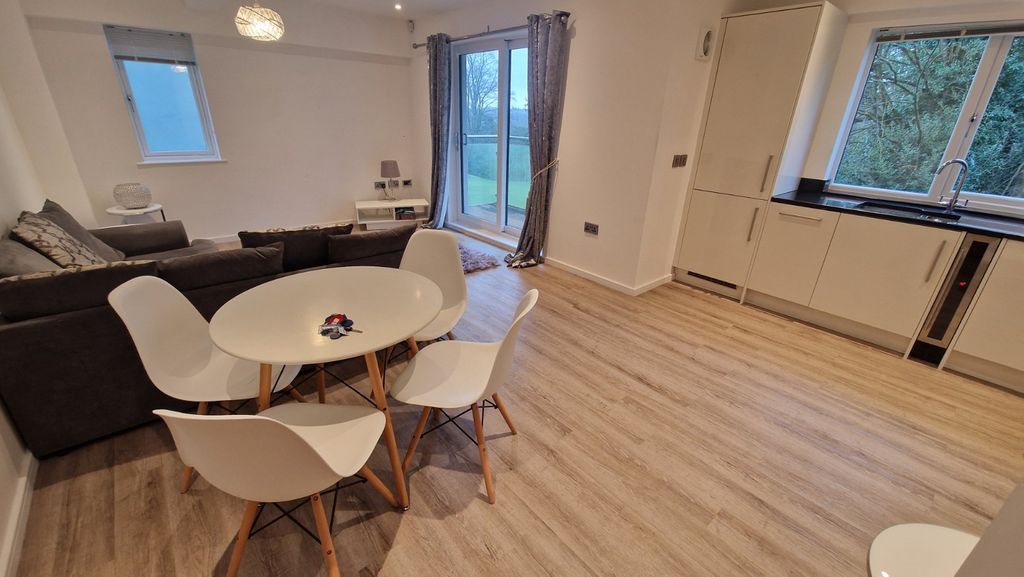 Property photo 2 of 10 Picture No. 29