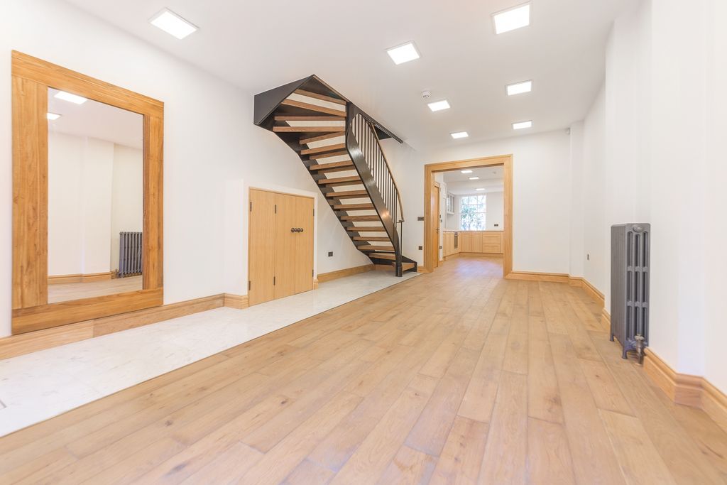 Property photo 2 of 27