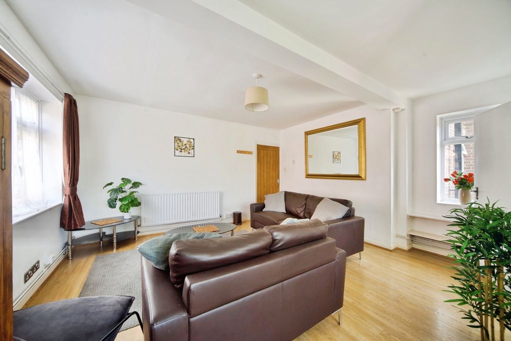 Property photo 2 of 16 Photo