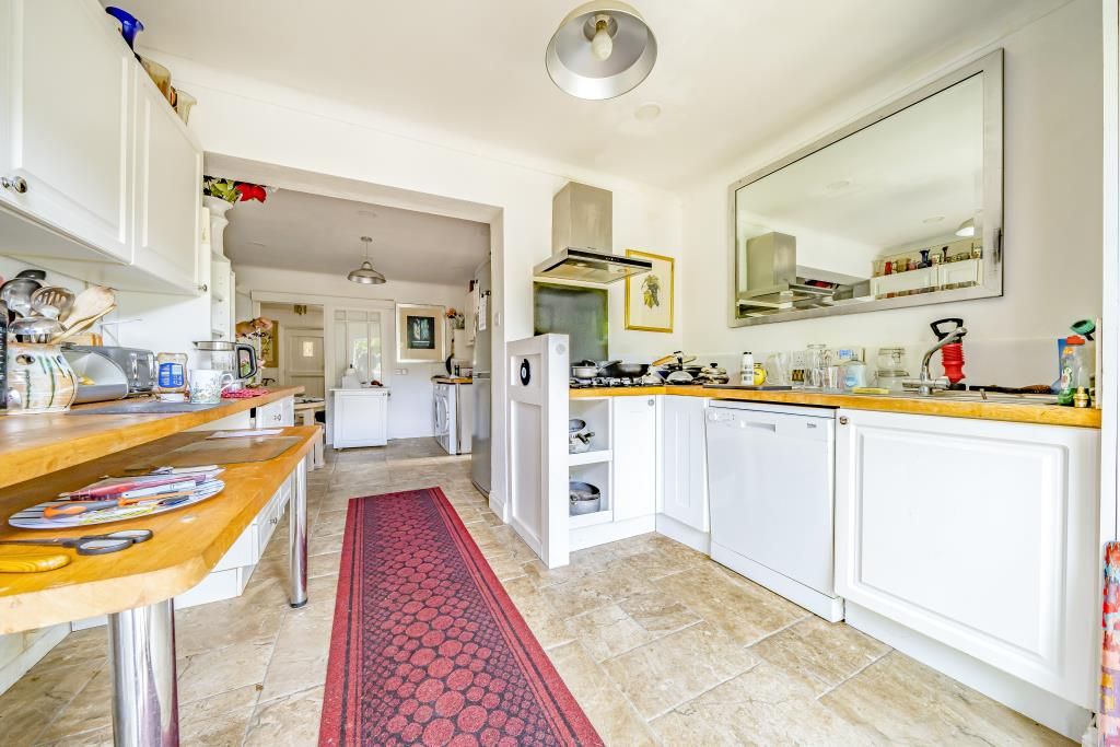 Property photo 2 of 12 Kitchen