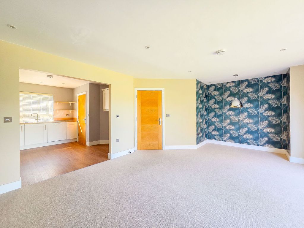 Property photo 3 of 31
