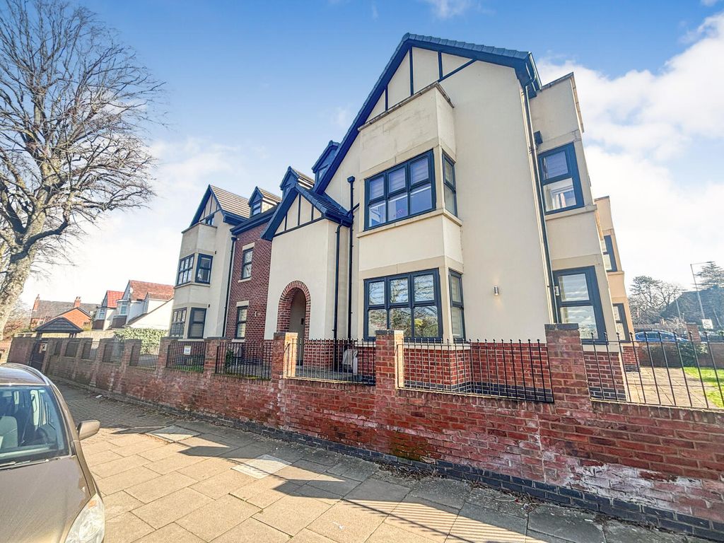 Property photo 2 of 12 Front (Exterior)