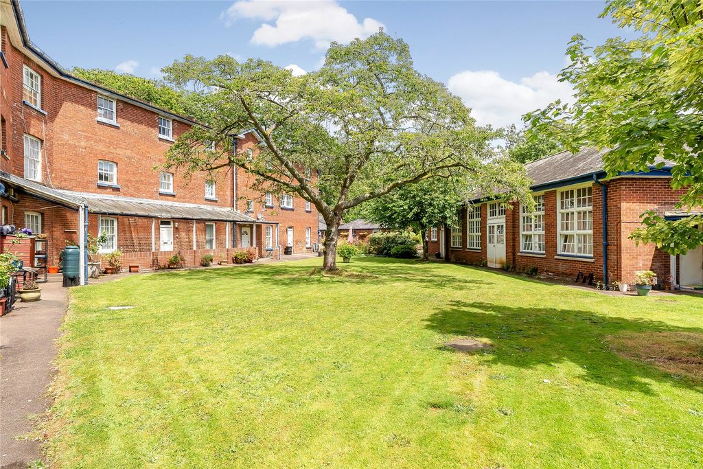 Property photo 1 of 17 1 - Picture No. 11