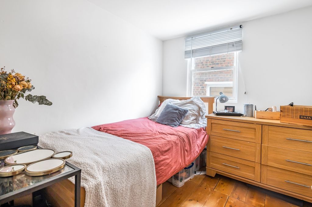 Property photo 3 of 6 930254 (4)