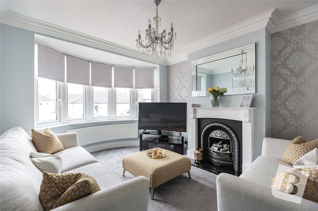 Property photo 2 of 14 Living Room