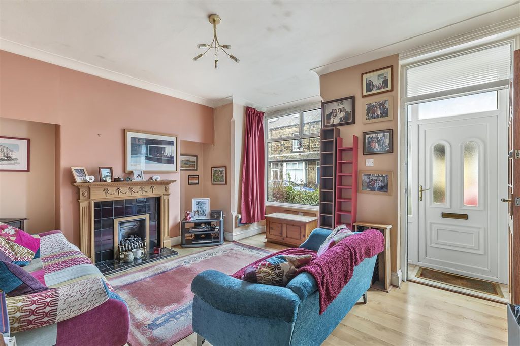 Property photo 2 of 14 Sitting Room.Jpg