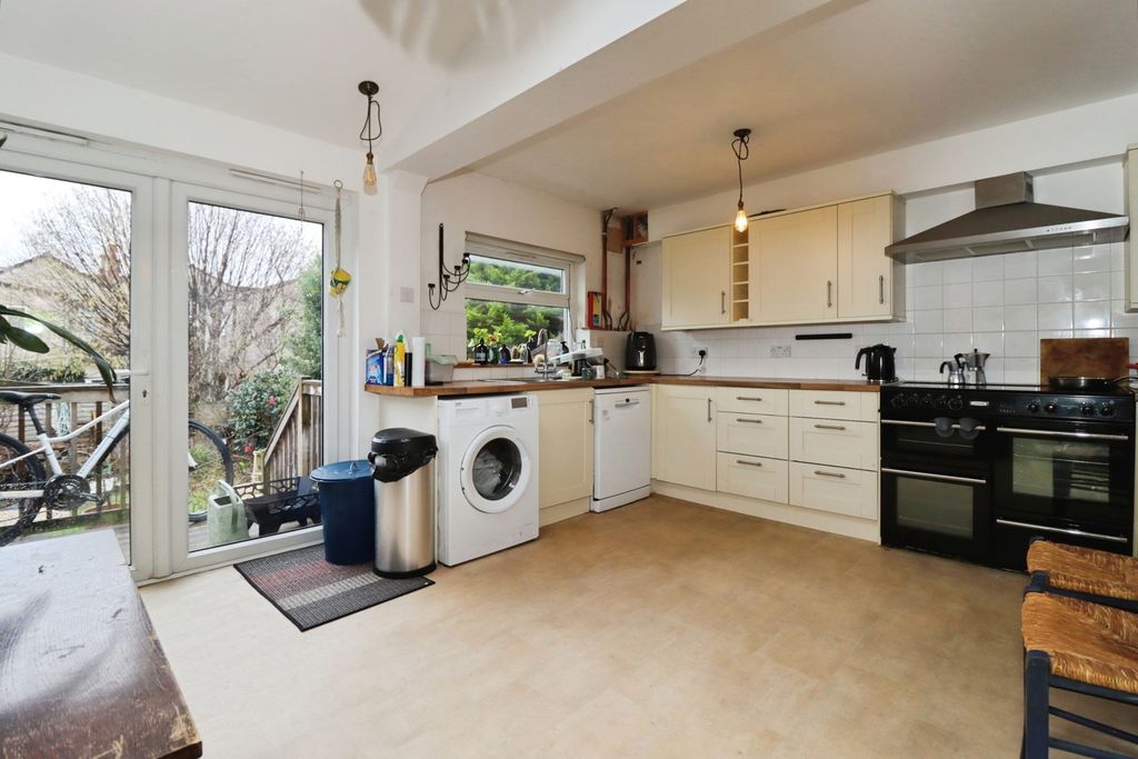 Property photo 3 of 19 Pbox-Img.Jpg