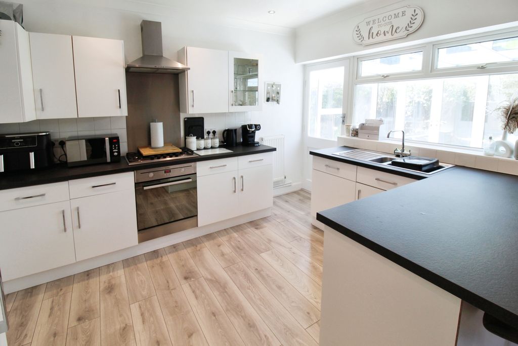 Property photo 1 of 14 Kitchen