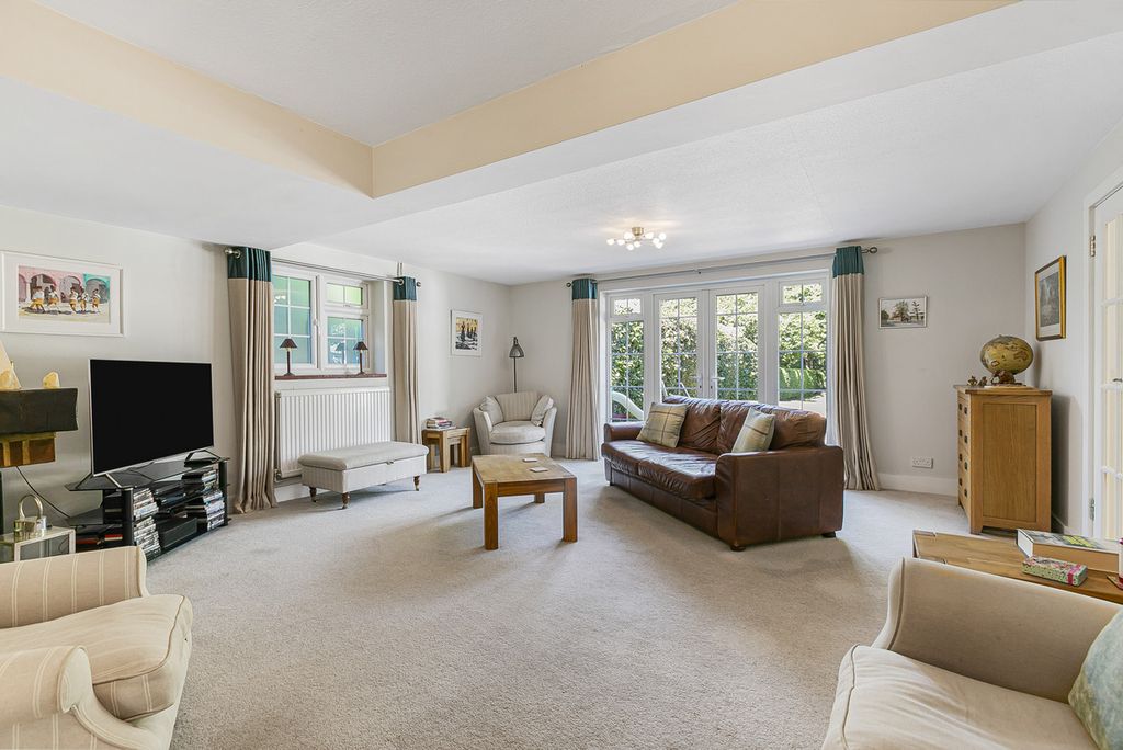 Property photo 2 of 36