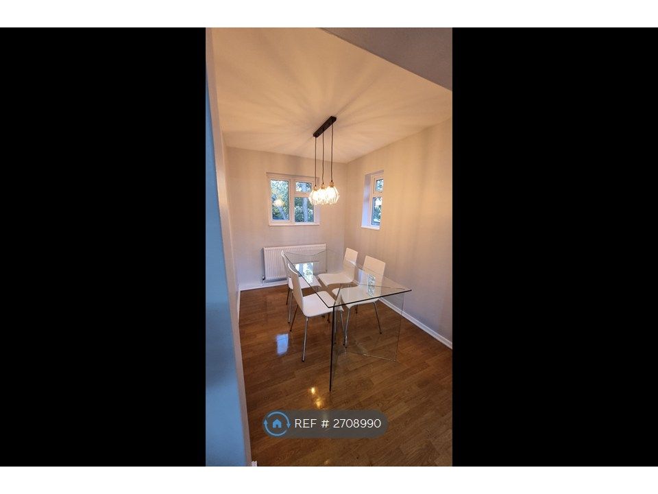 Property photo 3 of 32 Diner