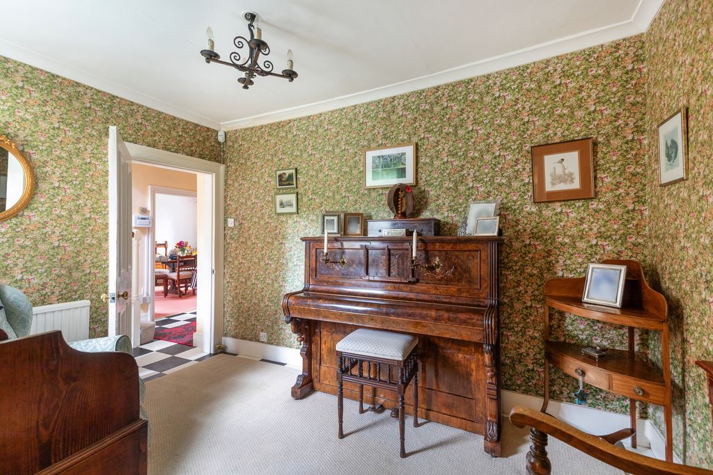 Additional image 7 of 5 bed detached house for saleHigh Street, Hampton TW12