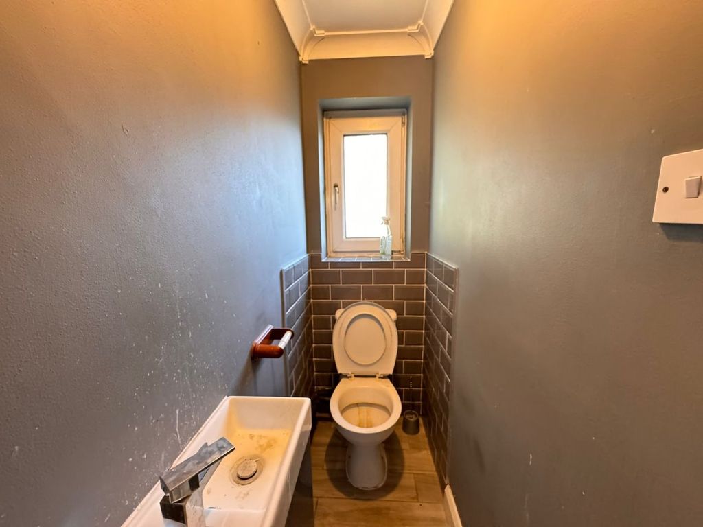 Property photo 3 of 4