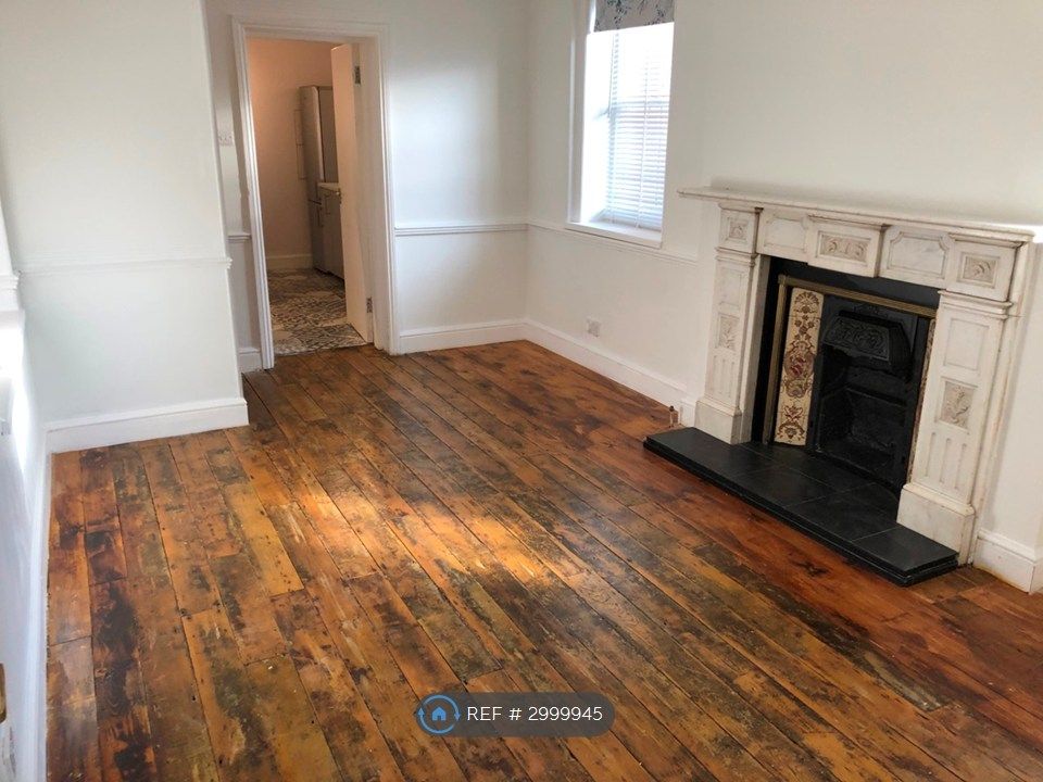 Property photo 3 of 10 Lounge 5.16m x 3.28m