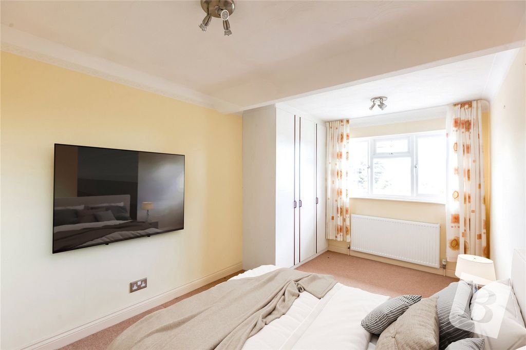 Property photo 3 of 40 Picture No. 81