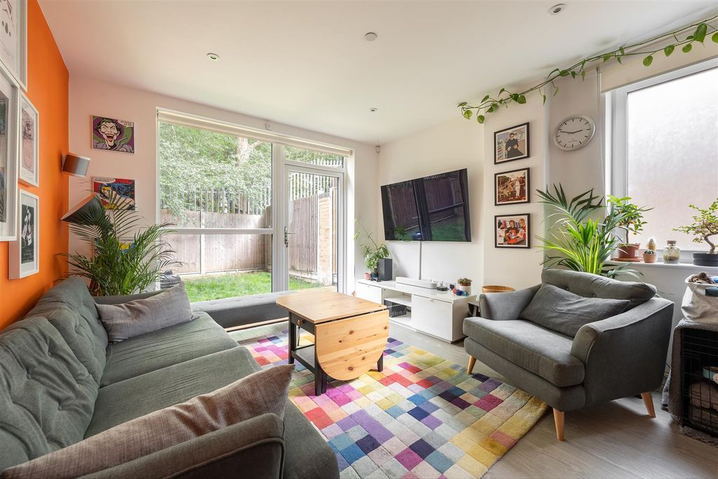 Additional image 7 of 3 bed flat for saleLena Kennedy Close, Highams Park E4