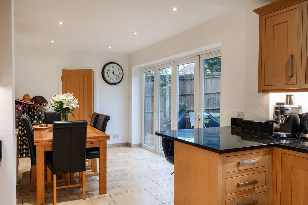 Property photo 3 of 25