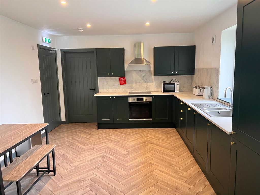 Property photo 1 of 5 E50E6F52-F71A-455A-B2F3-B5F402F9Cae0.Jpg