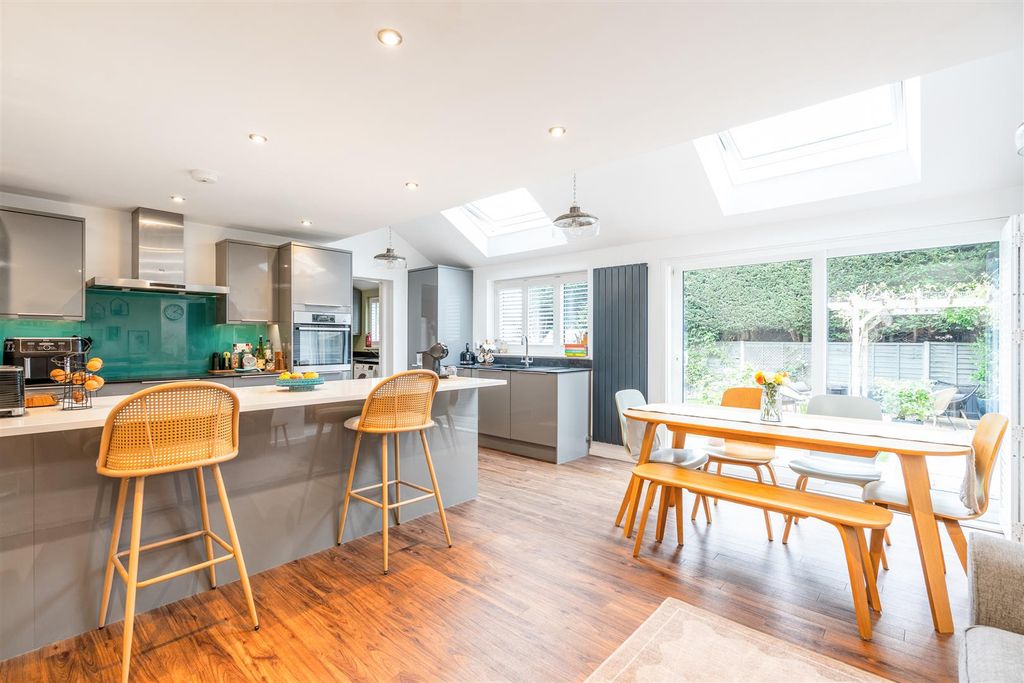 Property photo 2 of 19 60 Purnells Way_9.Jpg