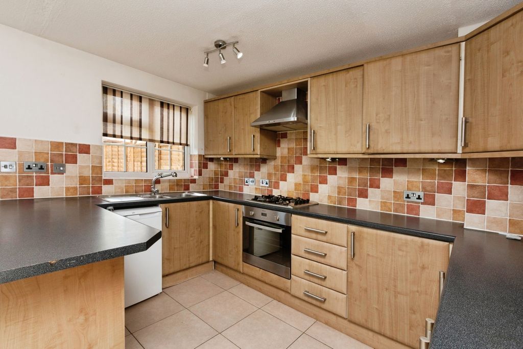 Property photo 3 of 17 Photo