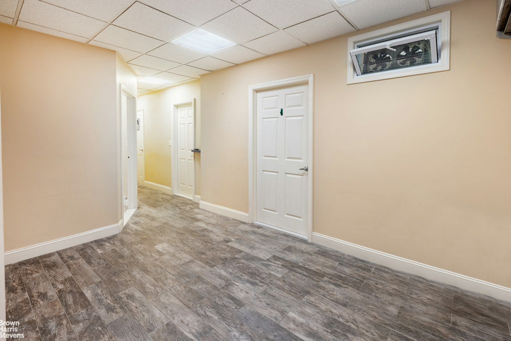 Property photo 3 of 12 <Alttext/>