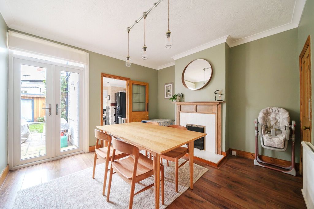Property photo 2 of 10 Dining Space
