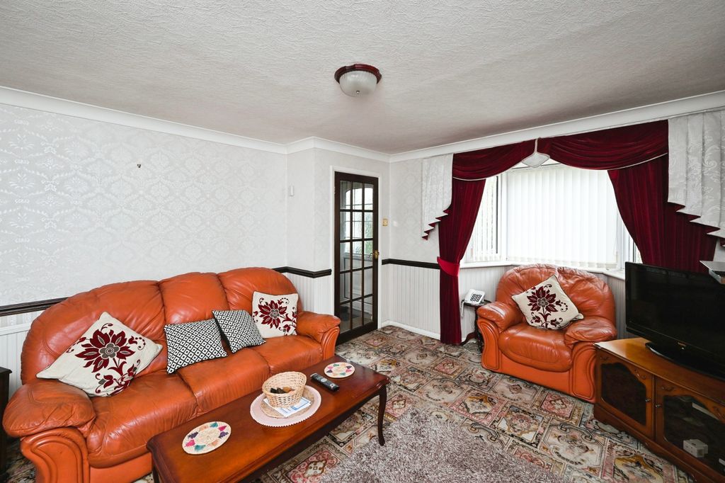 Property photo 3 of 15