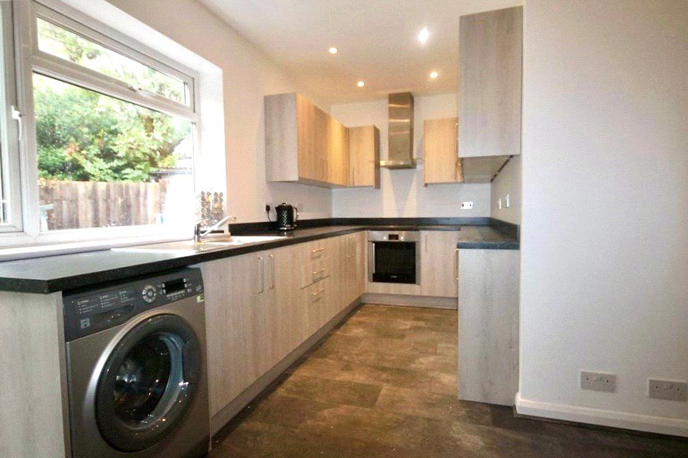 Property photo 3 of 14 Kitchen