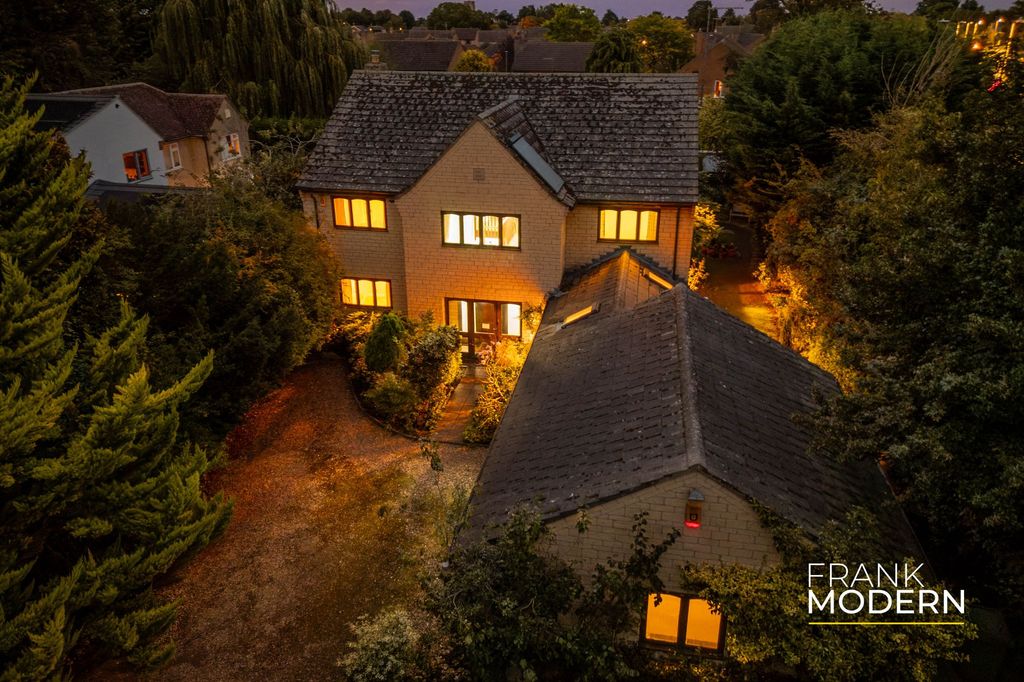 Property photo 1 of 71 Dusk