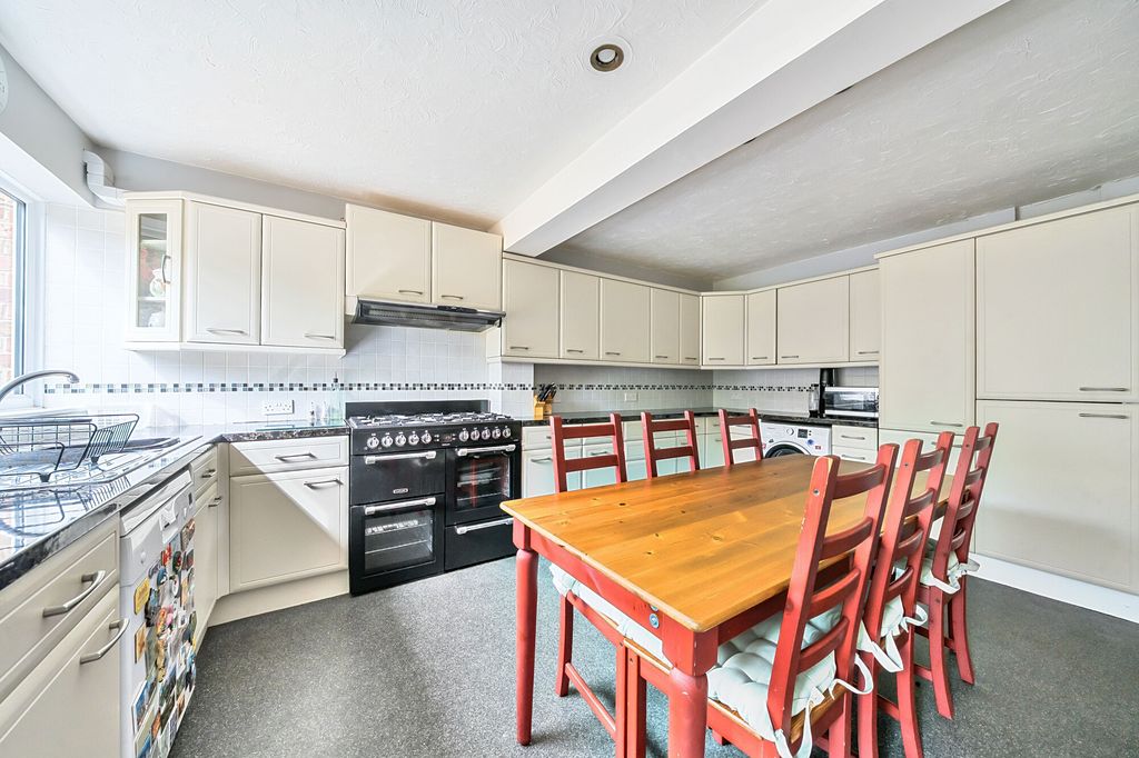 Property photo 3 of 15 Kitchen / Breakfast Room