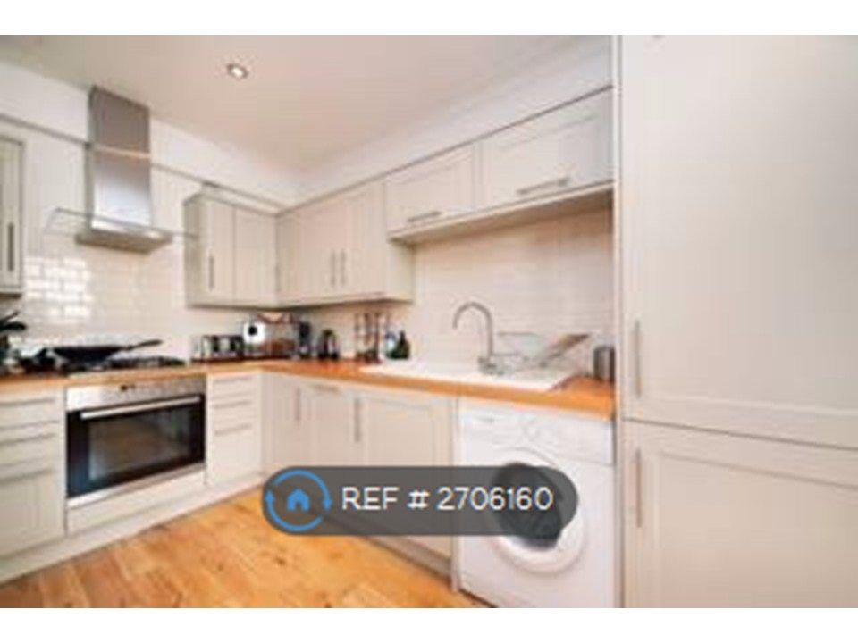 Property photo 3 of 6 Kitchen