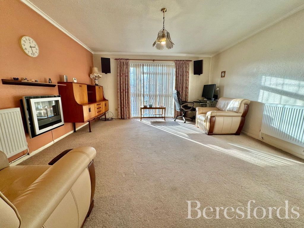 Property photo 3 of 17 Picture 3