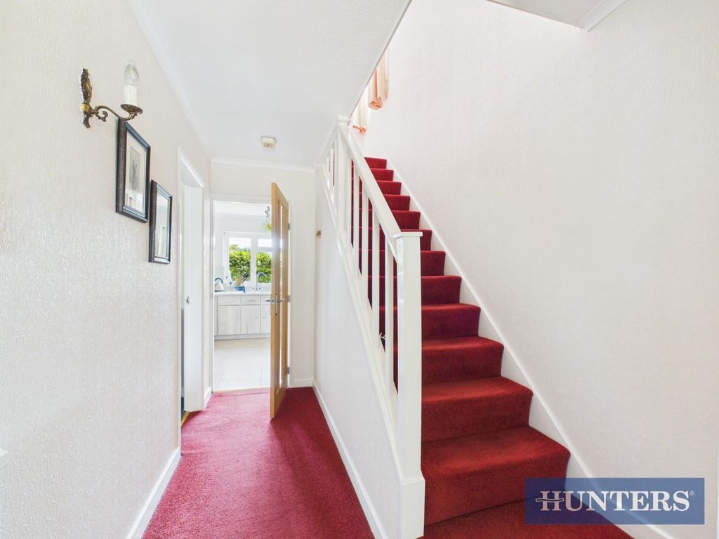 Property photo 2 of 24 Entrance Hall