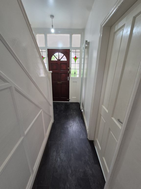 Property photo 3 of 12 Entrance