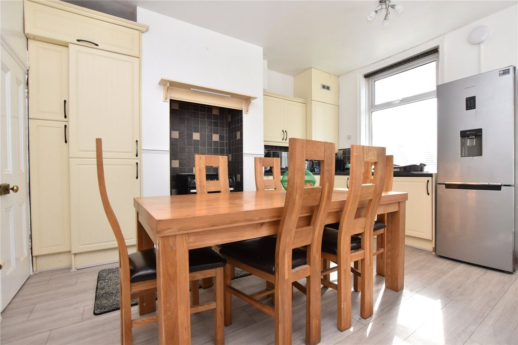 Property photo 3 of 16 Picture No. 06