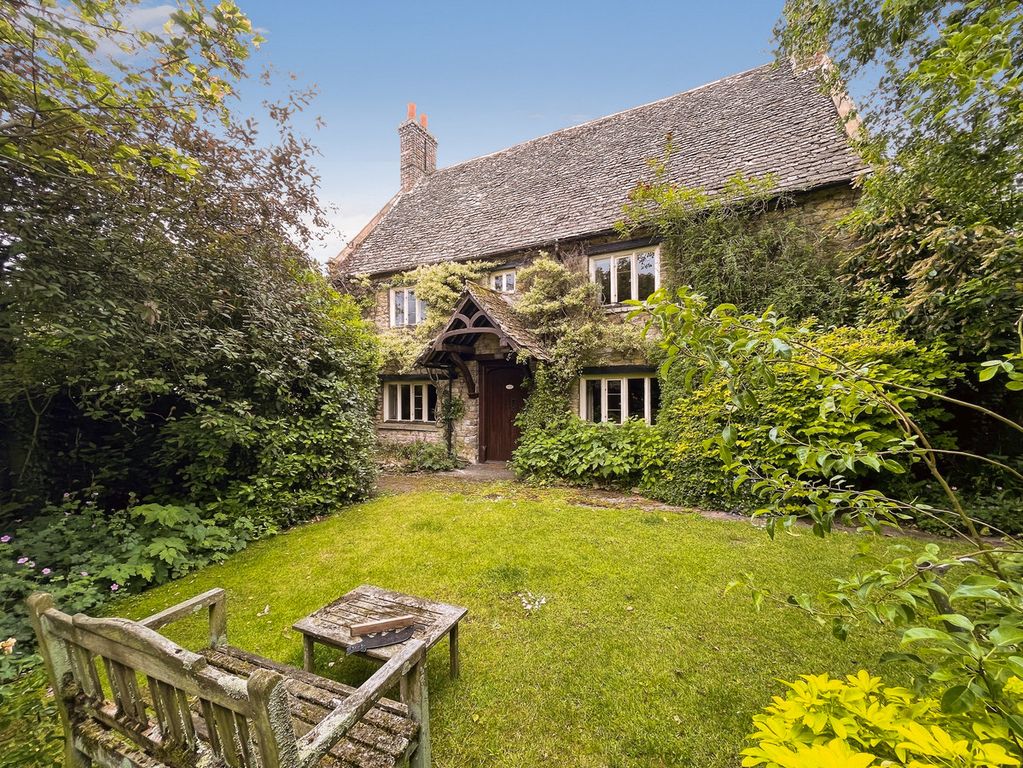 Property photo 1 of 28