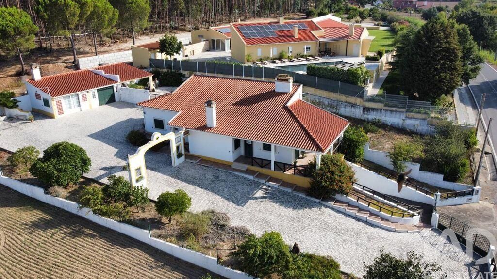 Property photo 2 of 30