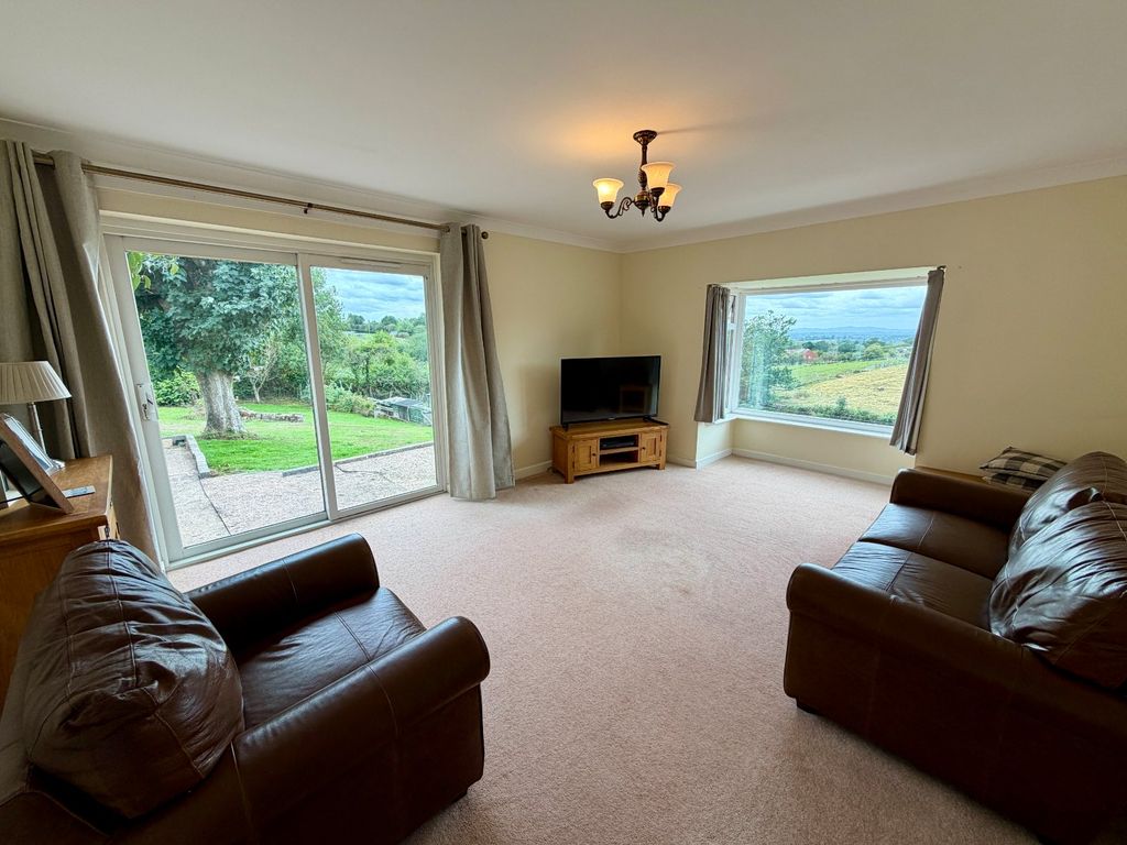Property photo 3 of 31 Picture No. 14