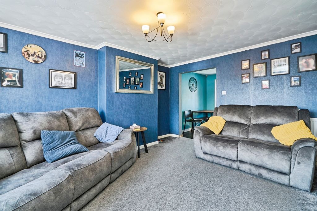 Property photo 2 of 27