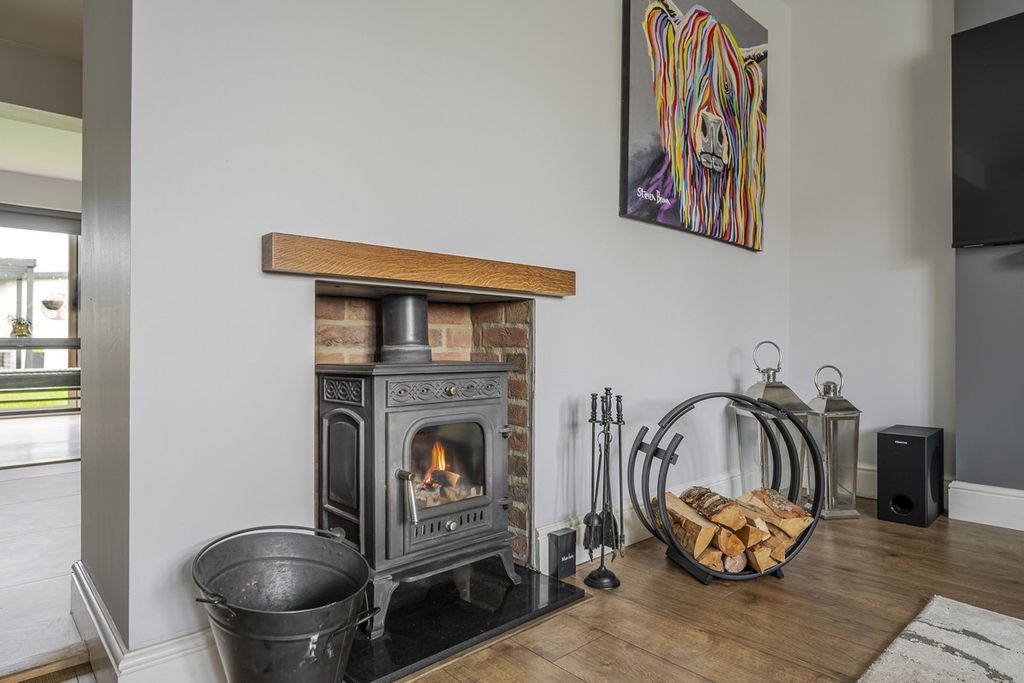 Property photo 3 of 35